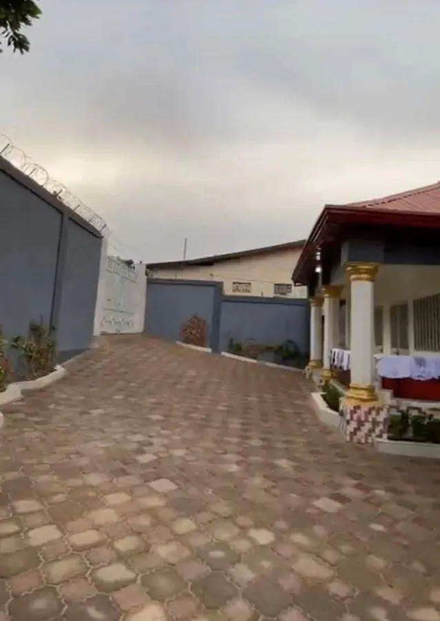 Maison / villa 5 ch. · Lambanyi, photo 3